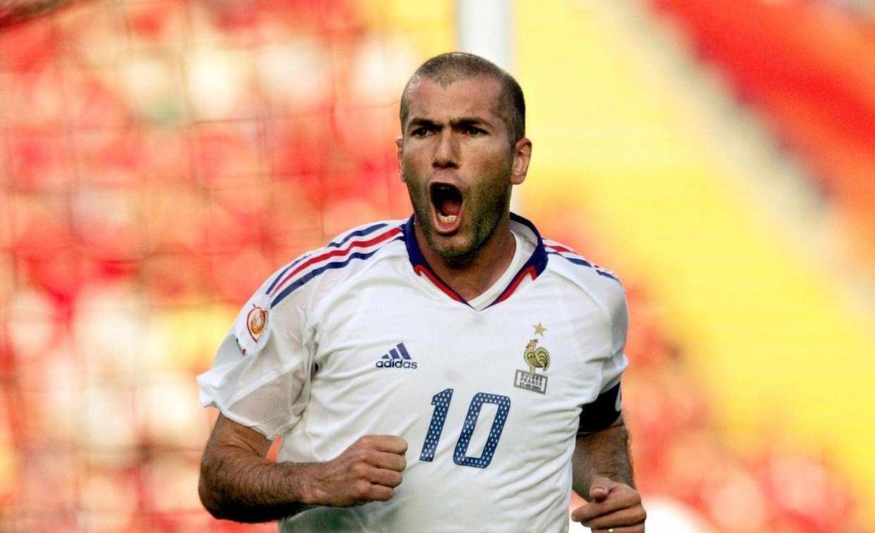 英媒这排名公然无视C罗961球纪录，历史第一人人喊打，欧冠荣耀没人能敌